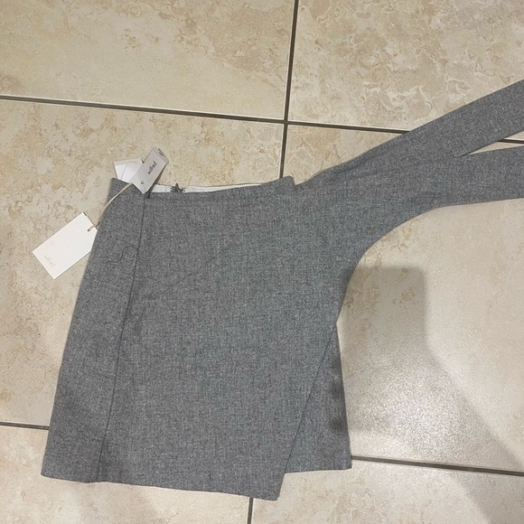 Wilfred Dresses & Skirts - WILFRED SKIRT NEVER WORN
